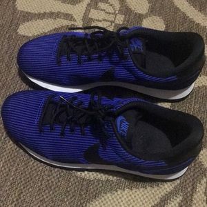 Nike Air shoes size 8 but run small